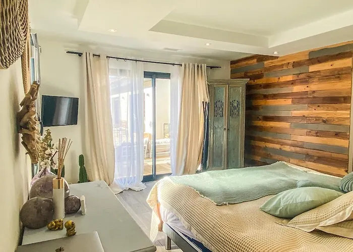 Romana Villa Cornillon